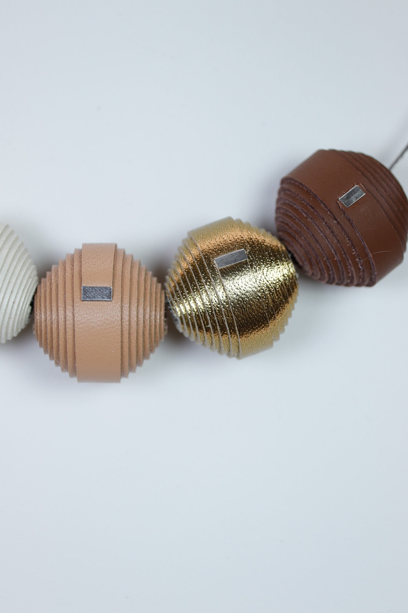 Colier Leatherbonbon (247) din piele