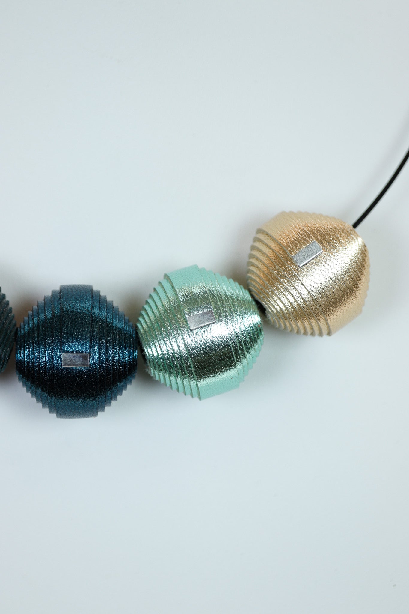 Colier Leatherbonbon (267) от кожа