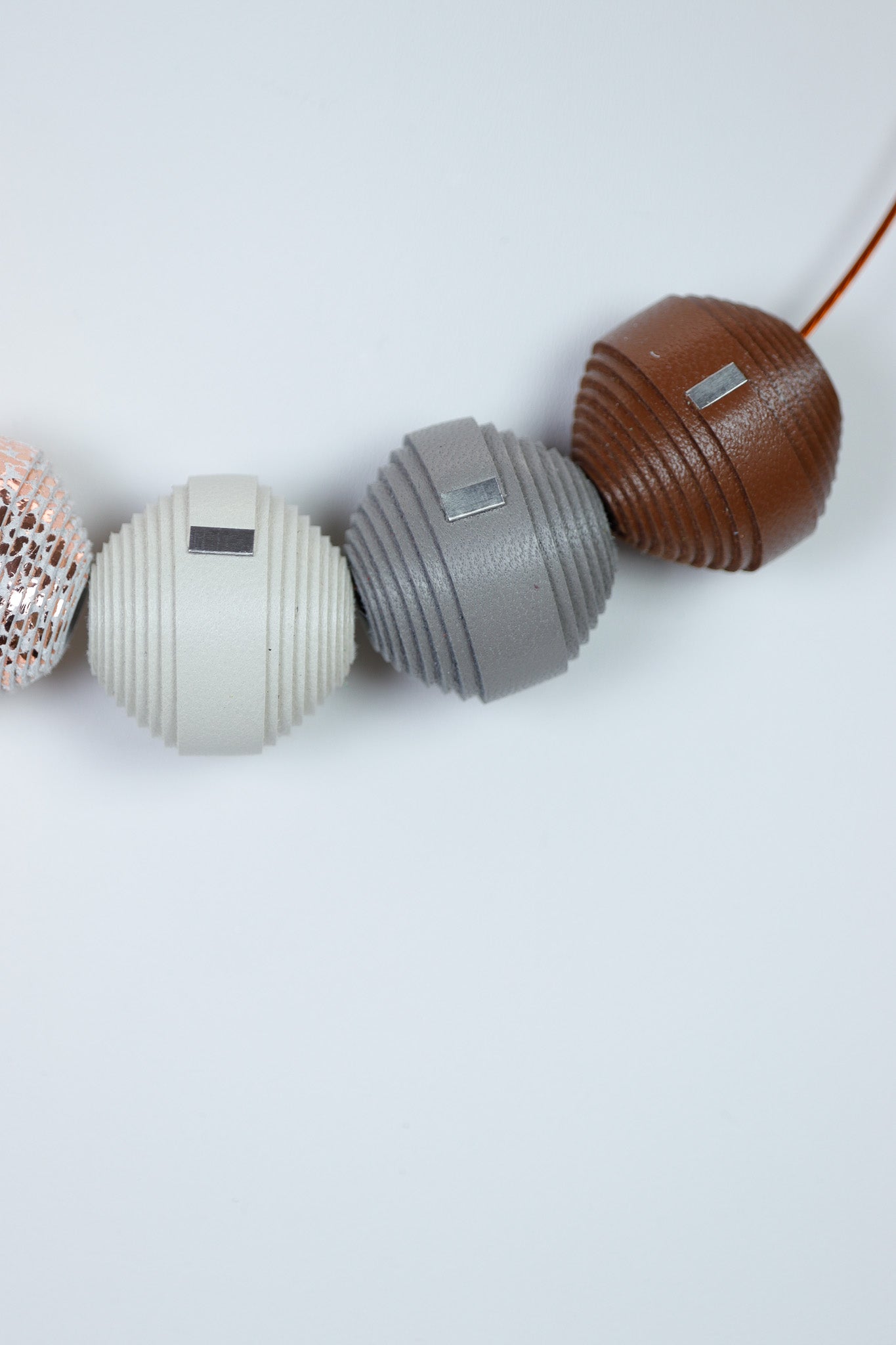 Colier Leatherbonbon (257) din piele