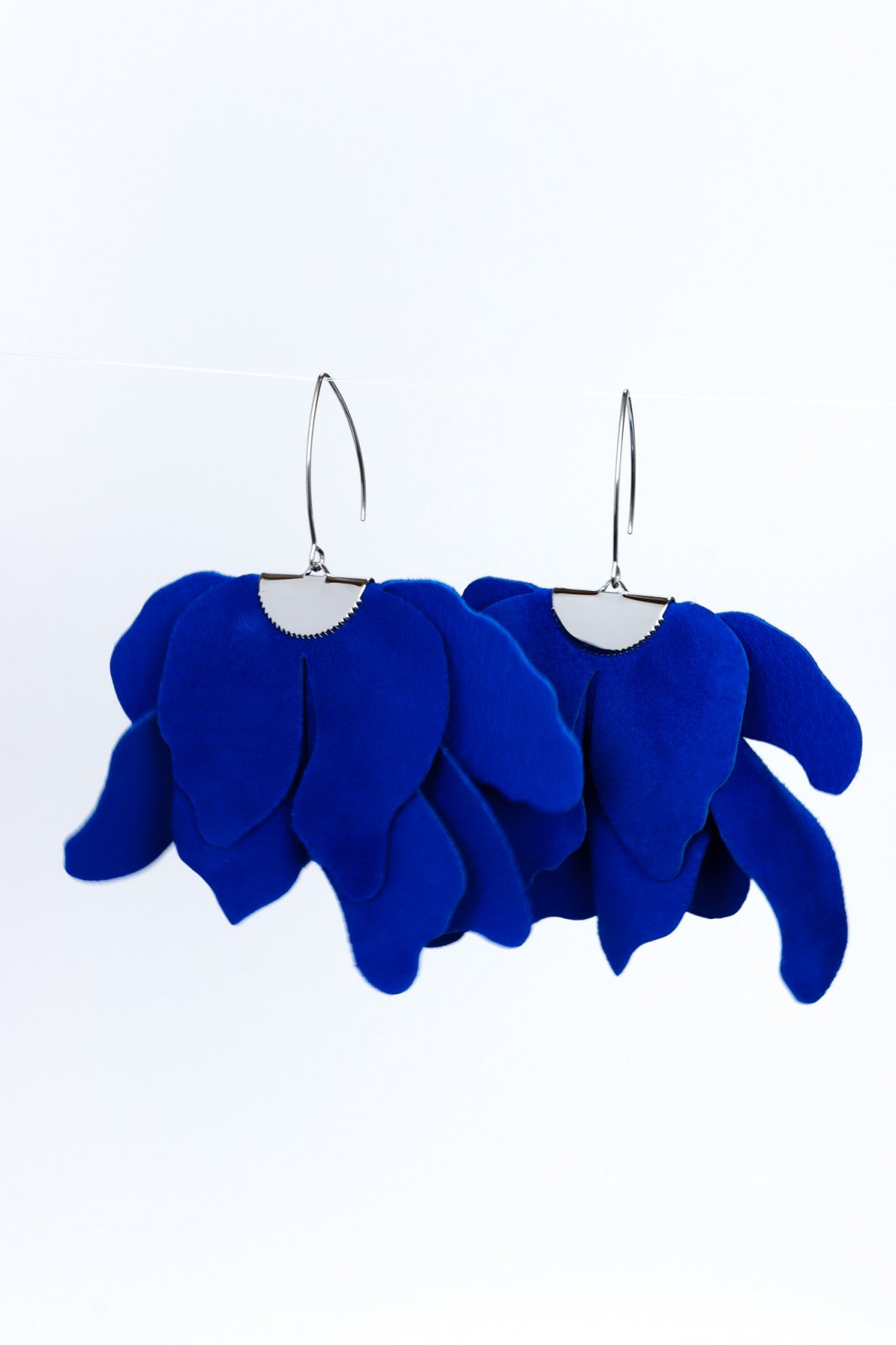 Large flower earrings - Deep blue