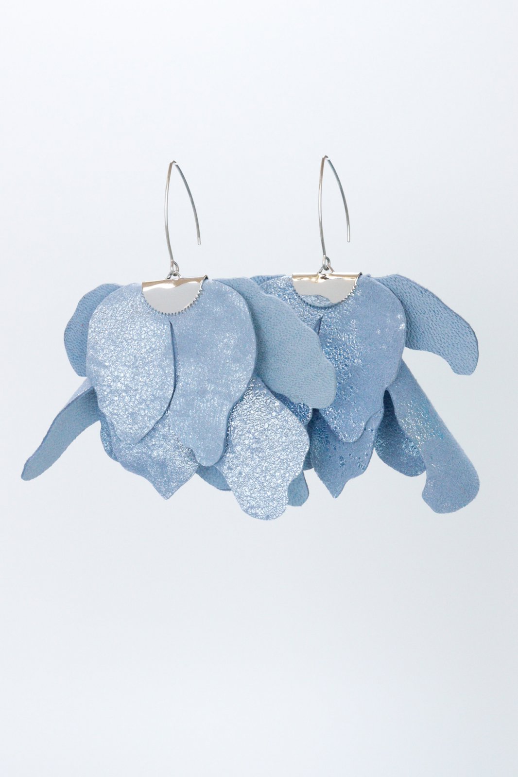 Large flower earrings - Blue with glitter