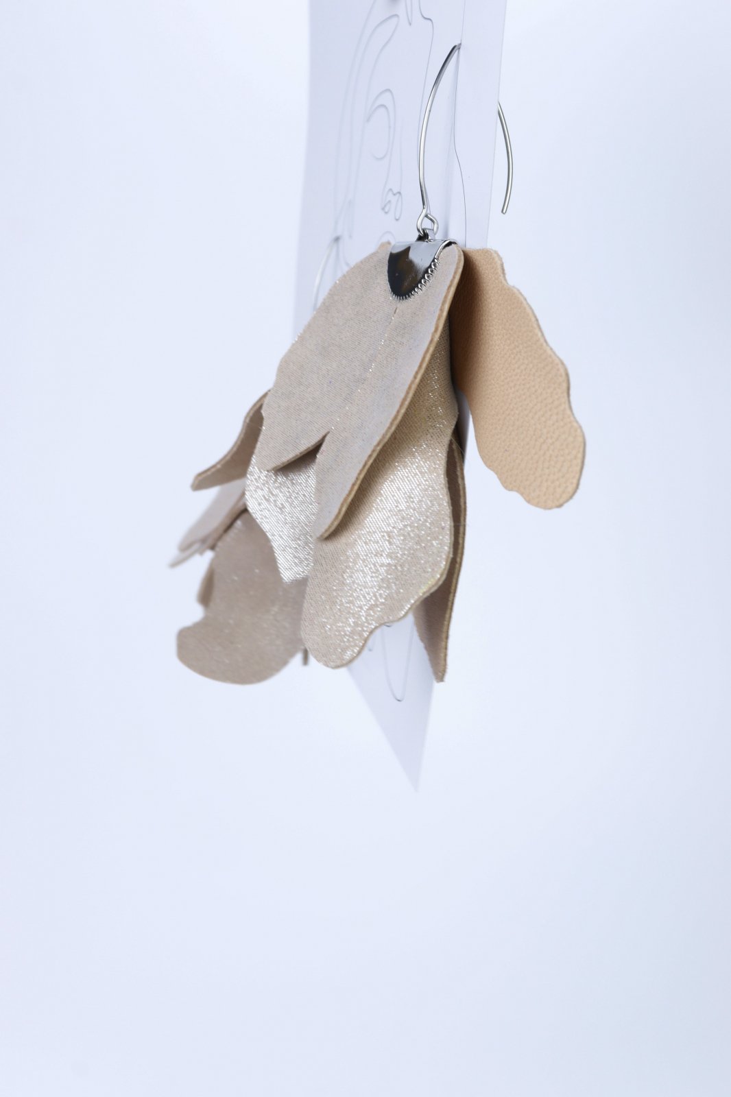 Large flower earrings - Nude with glitter