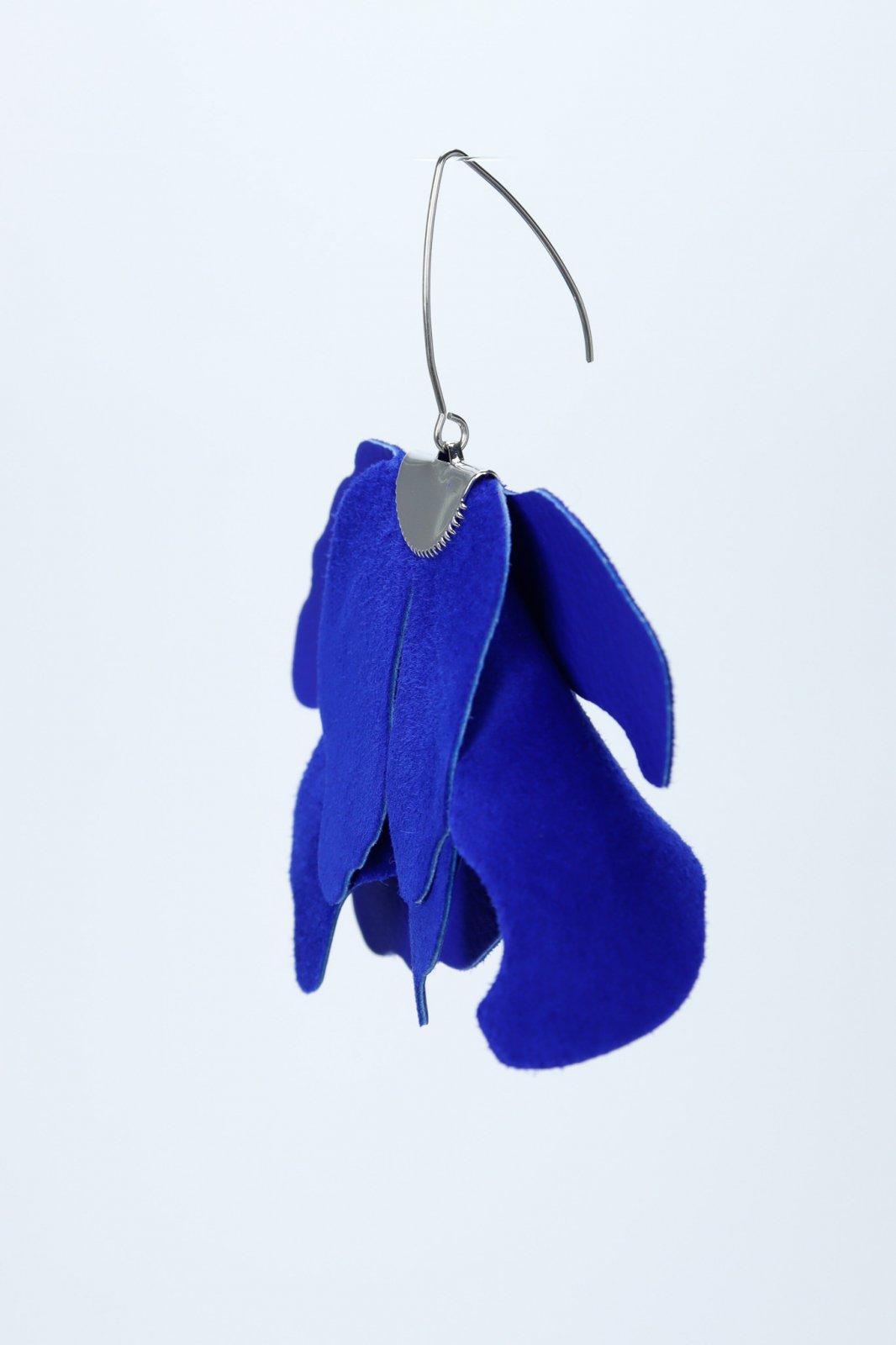 Large flower earrings - Royal blue
