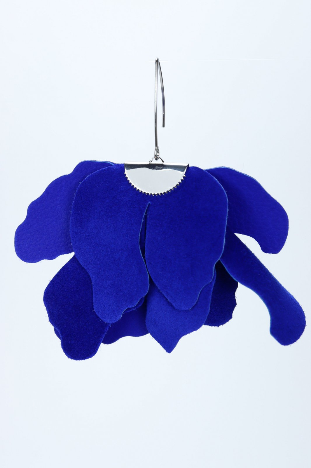Large flower earrings - Royal blue