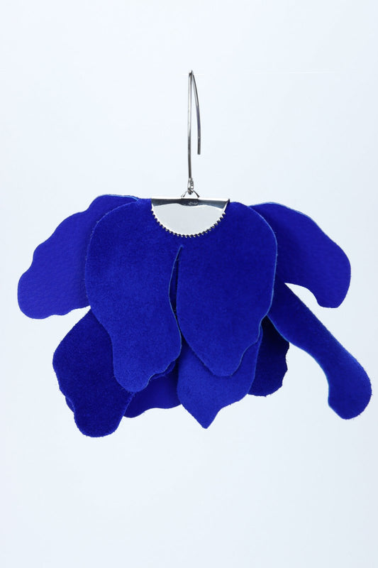 Large flower earrings - Royal blue