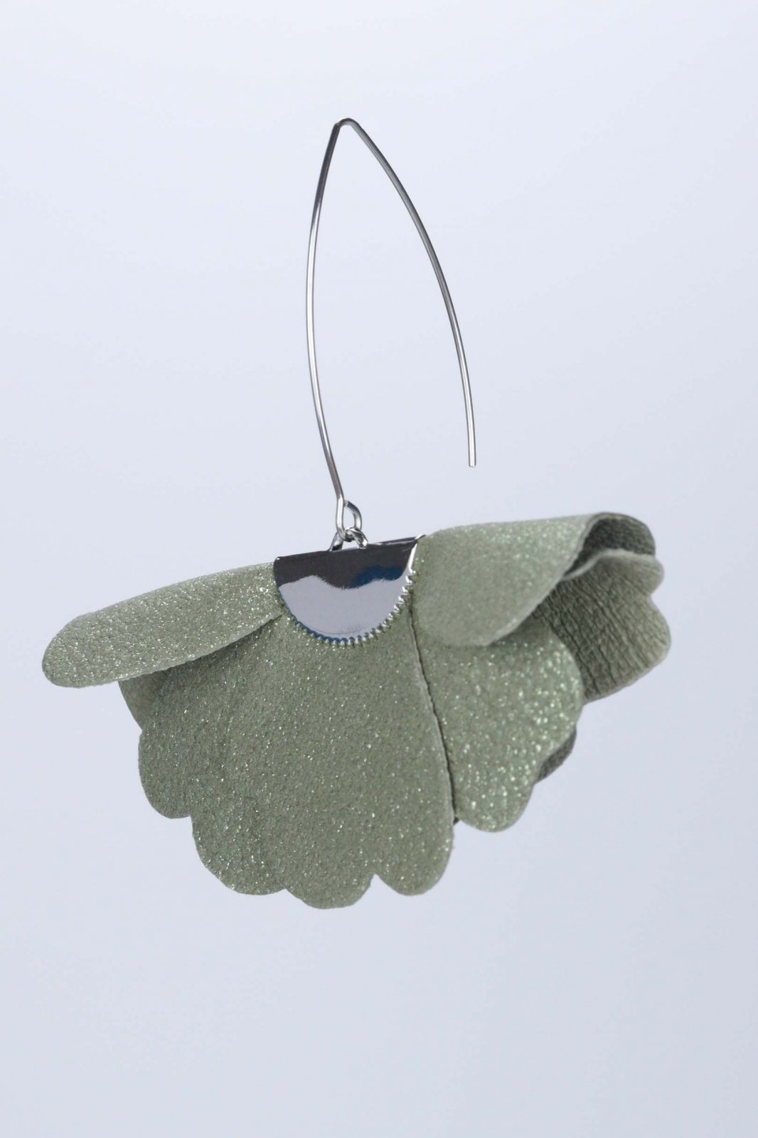 Small flower earrings - Greenish-gray with glitter