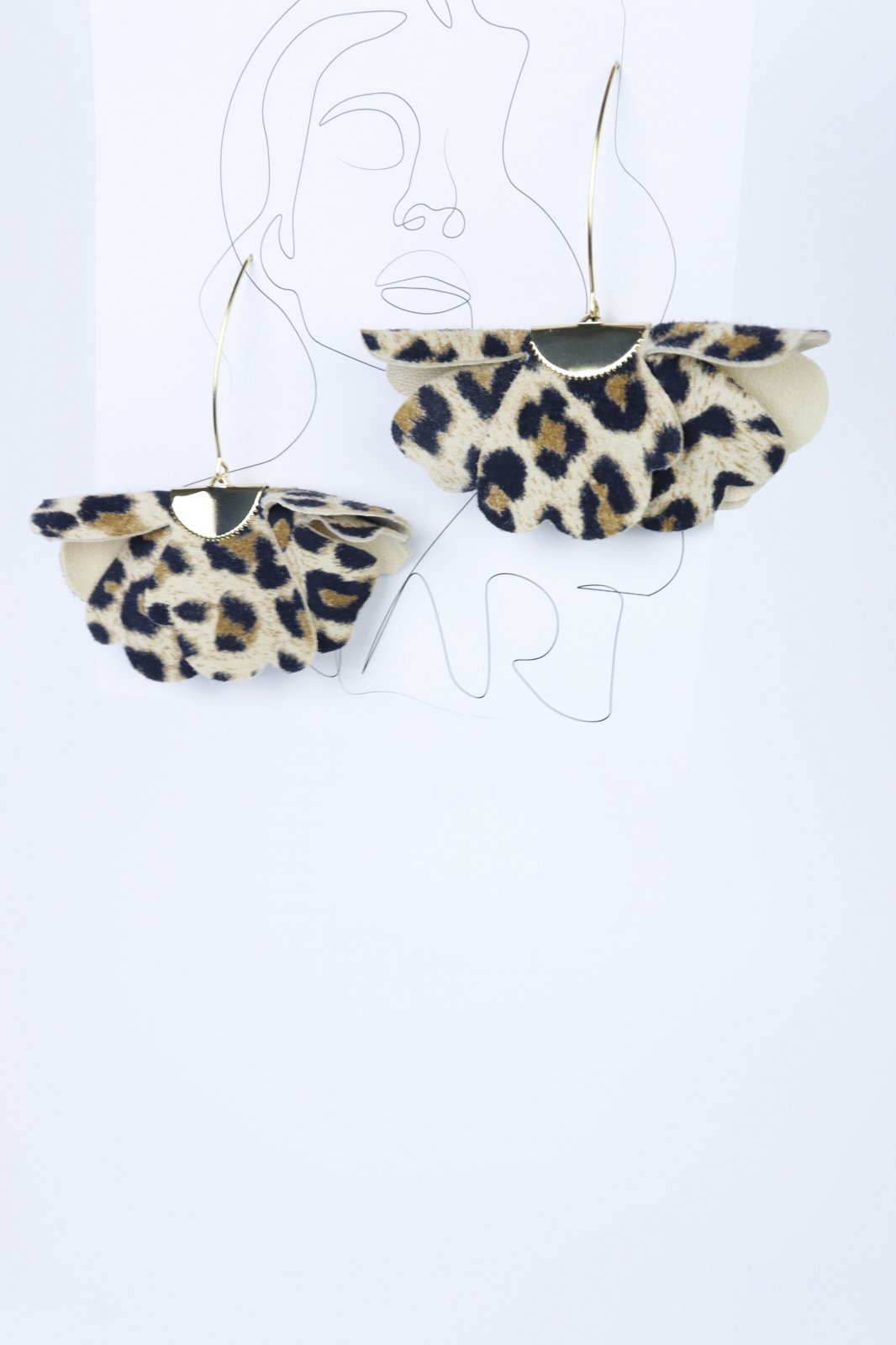 Small flower earrings - Animal leopard print