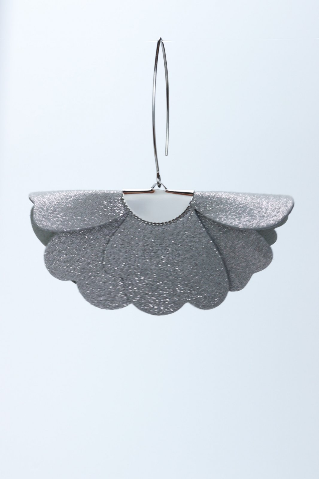 Small flower earrings - gray with glitter