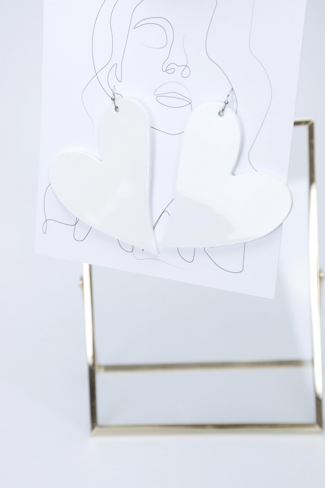 Heart earrings - White patent leather