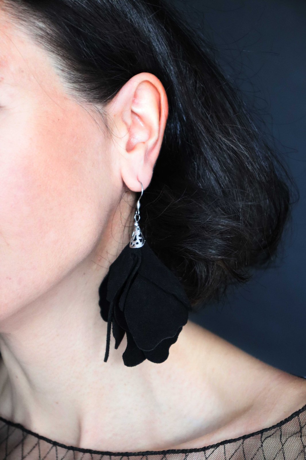 Iris Earrings - Black