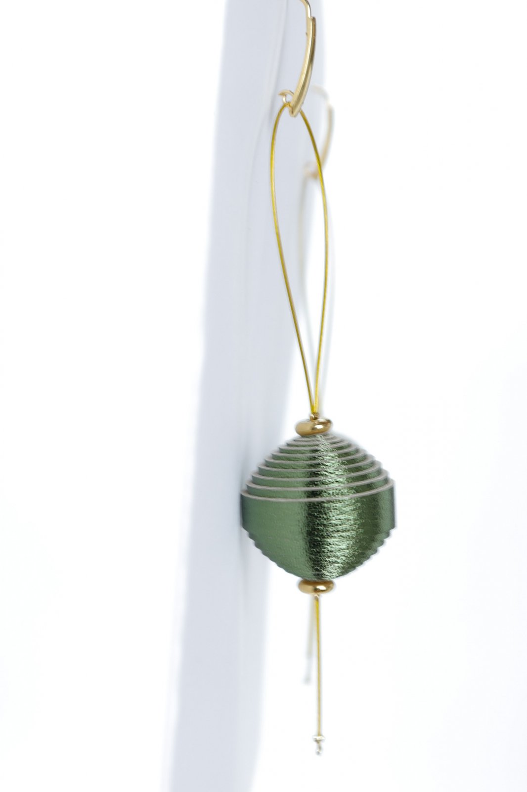 Leatherbonbon Floating Earrings - Olive Pearl