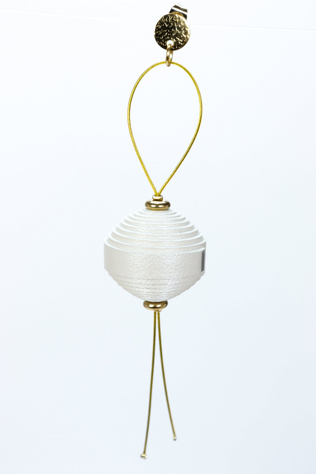 Leatherbonbon Floating Earrings - Pearl White