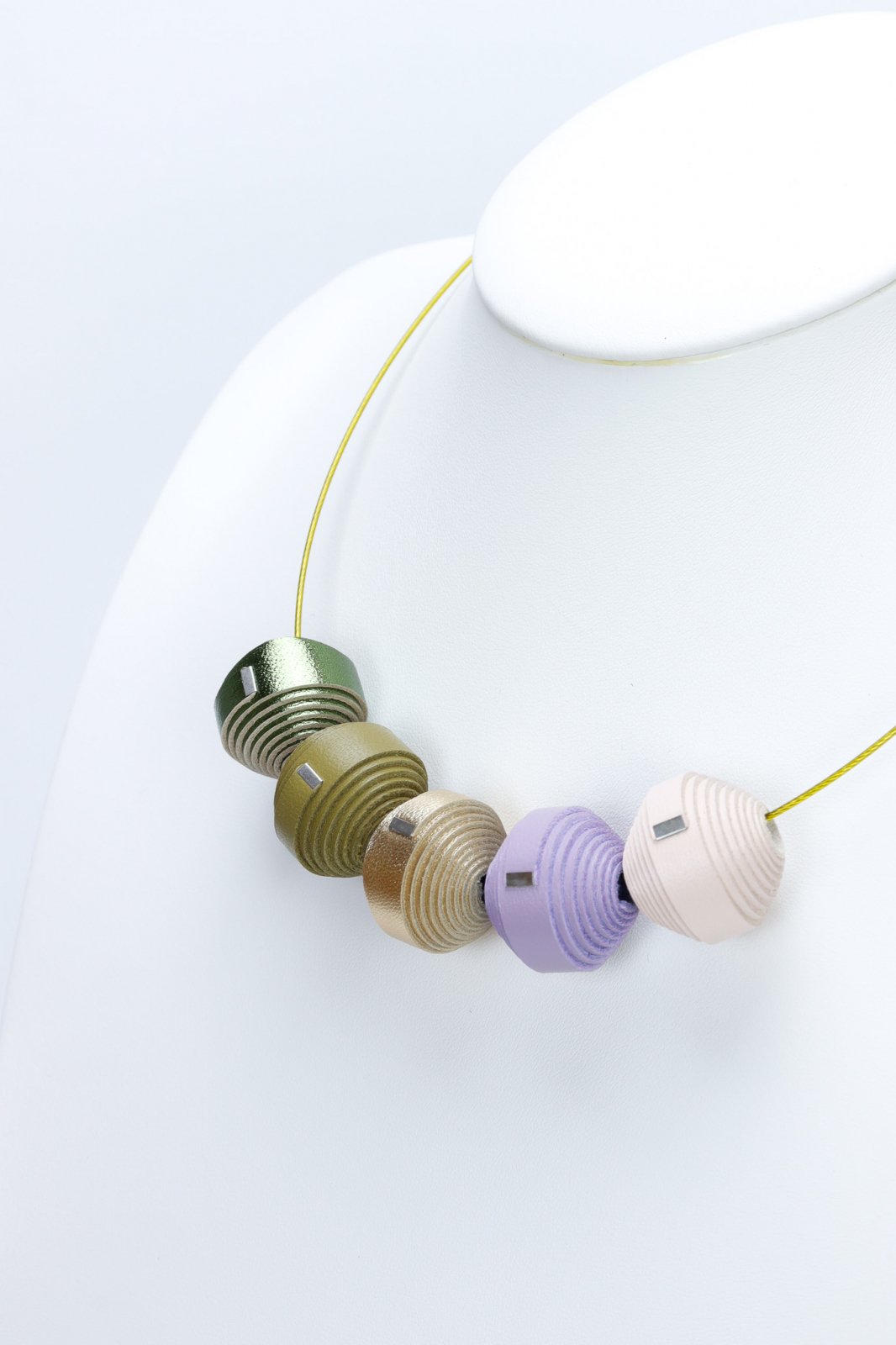 Leather necklace + earrings (591)