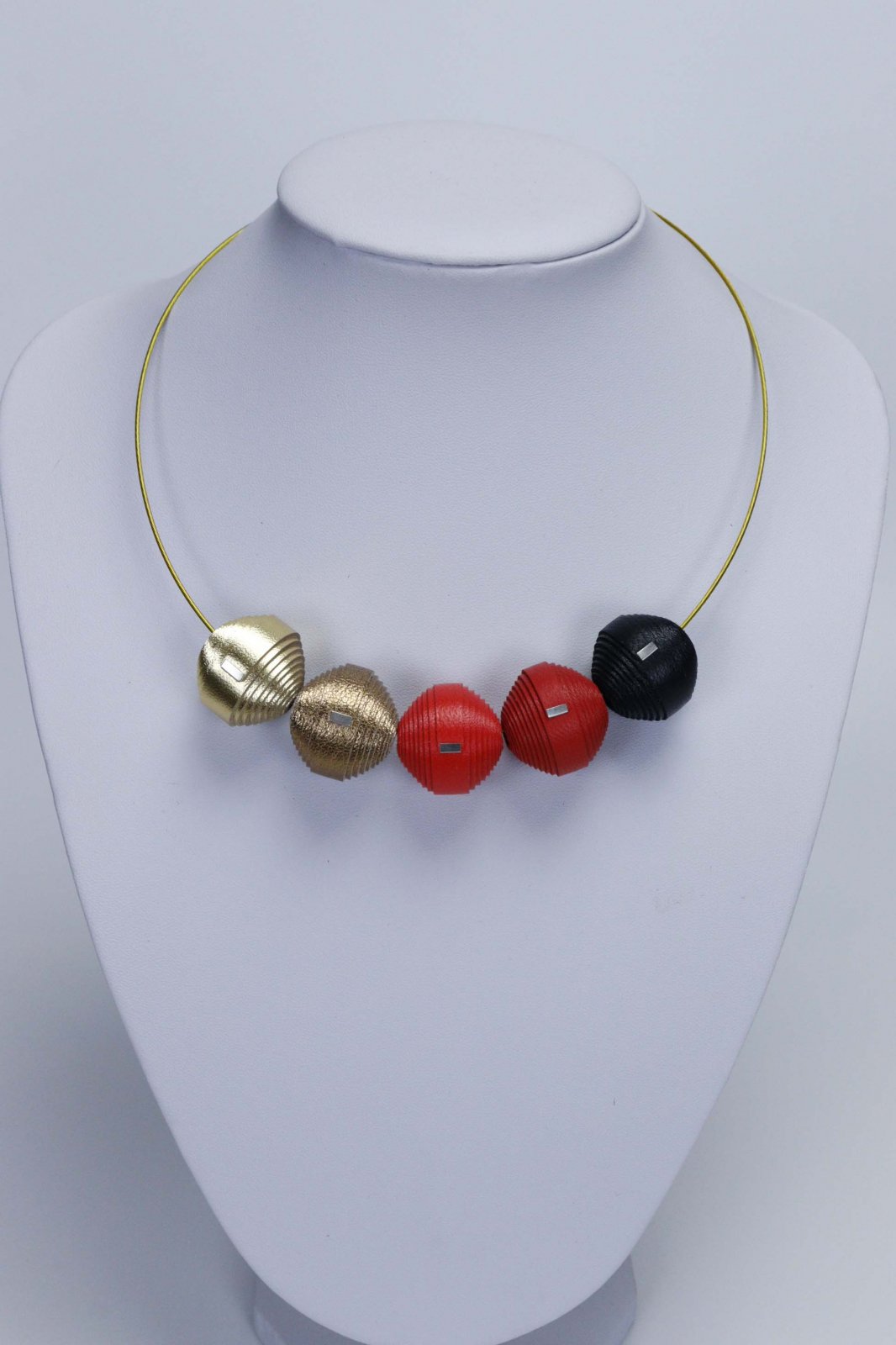Leatherbonbon Necklace and Earrings Set
