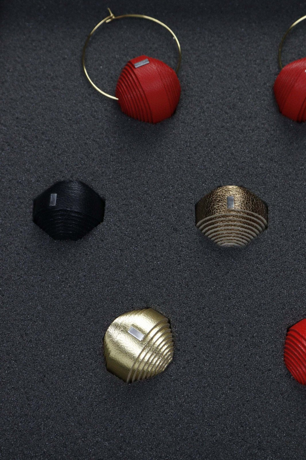 Leatherbonbon Necklace and Earrings Set