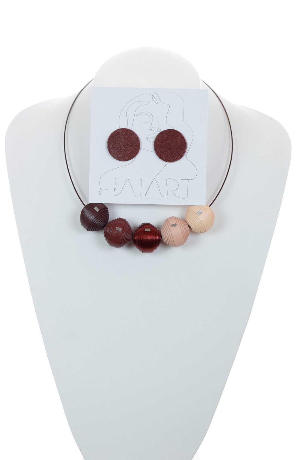 Bijuterii din piele pentru ceremonii si evenimente speciale