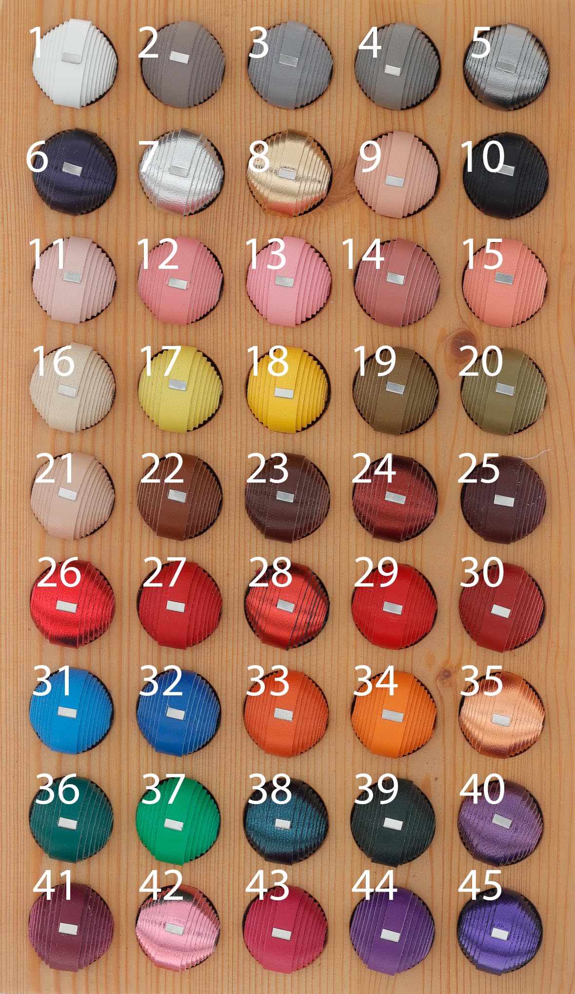Paletar Leatherbonbon cu bonboane din piele naturală italiană, numerotate