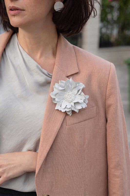 Brosa Kallysta - Alb