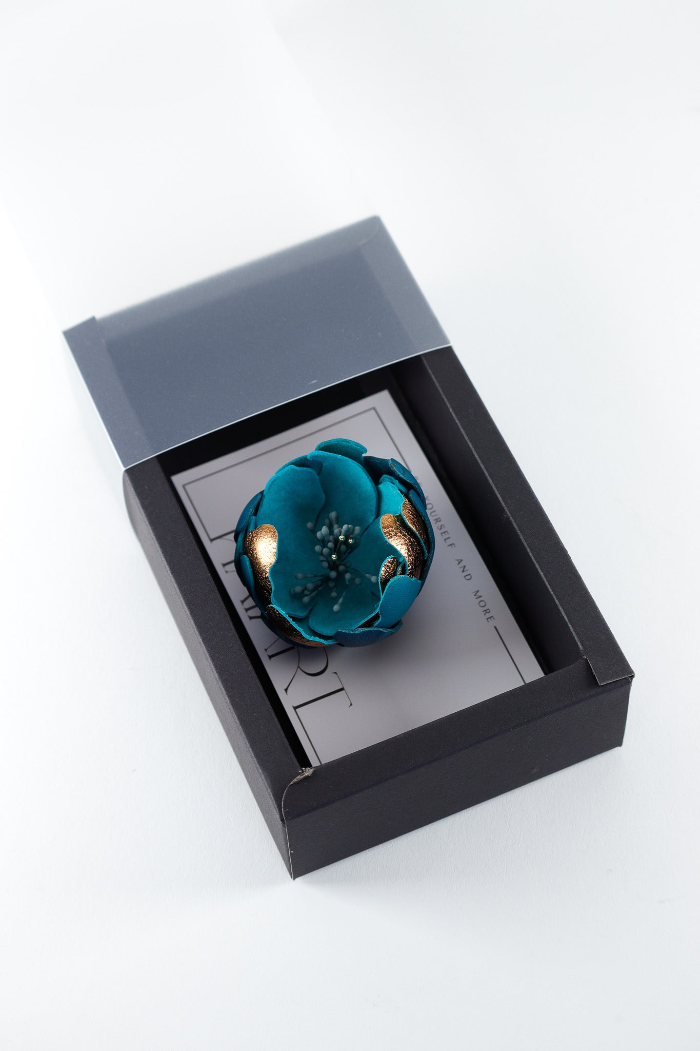 Brosa Bujor - Rich Teal with Gold