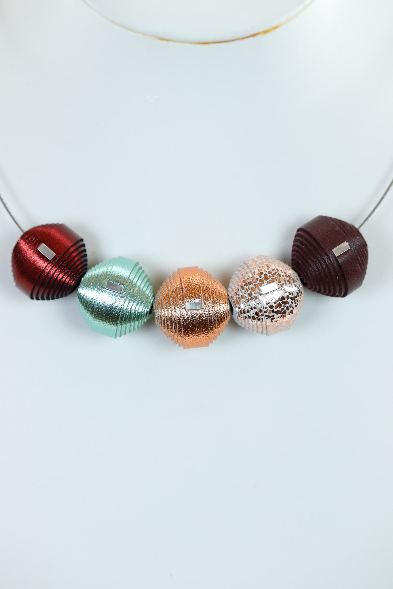 Colier Leatherbonbon (262) din piele