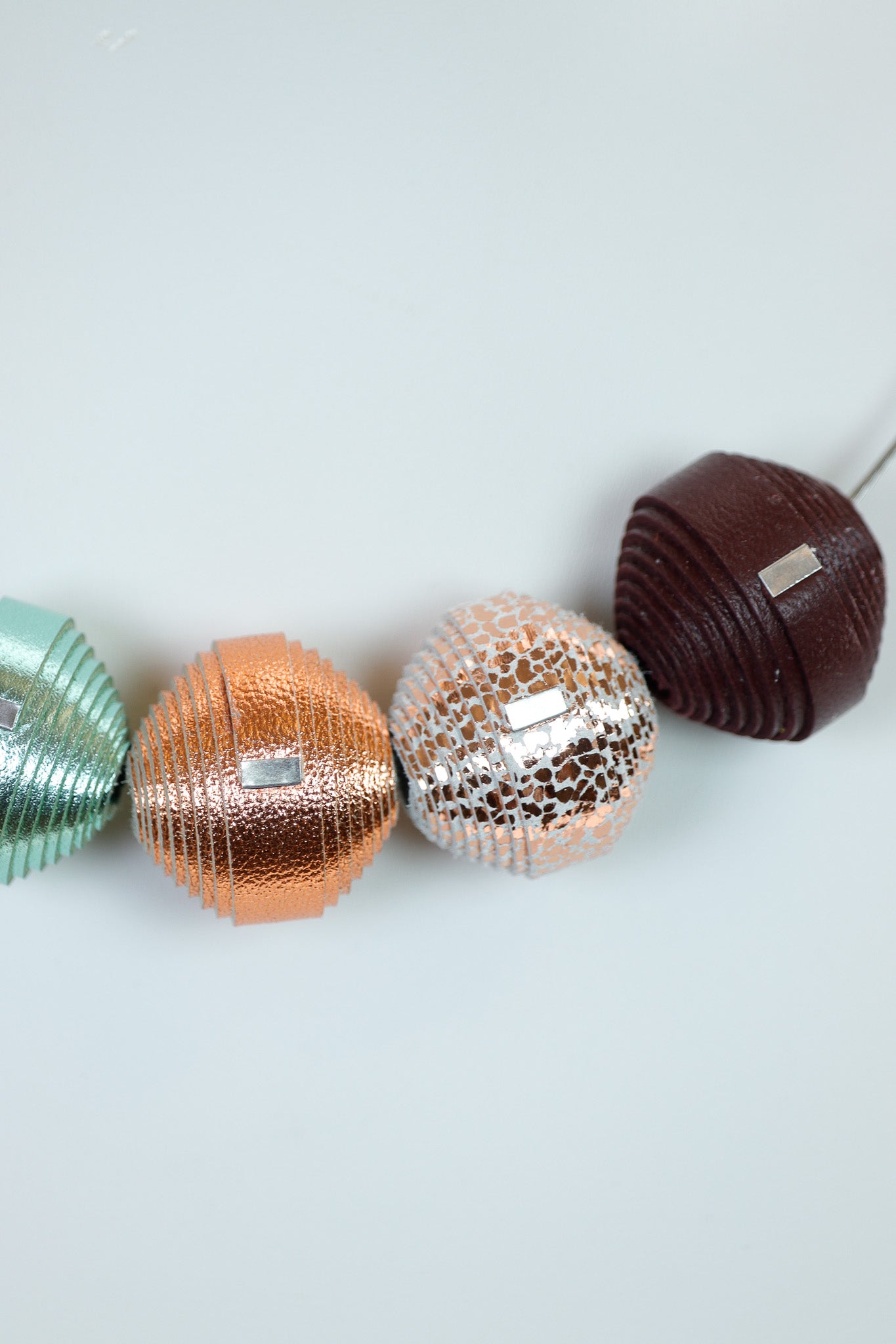 Colier Leatherbonbon (262) din piele