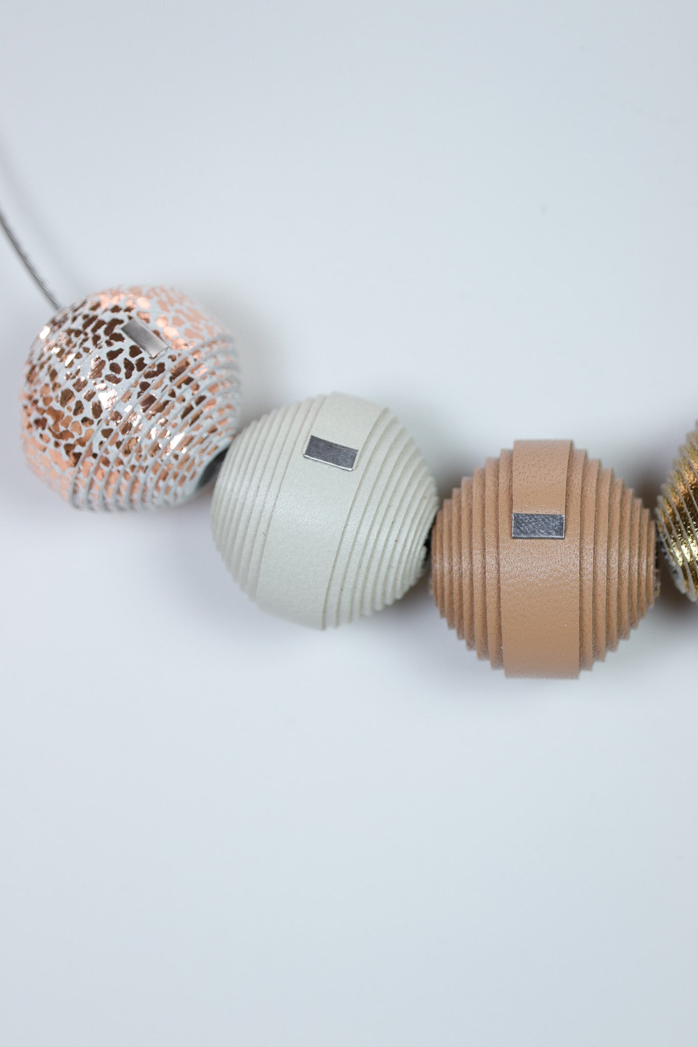 Colier Leatherbonbon (247) din piele