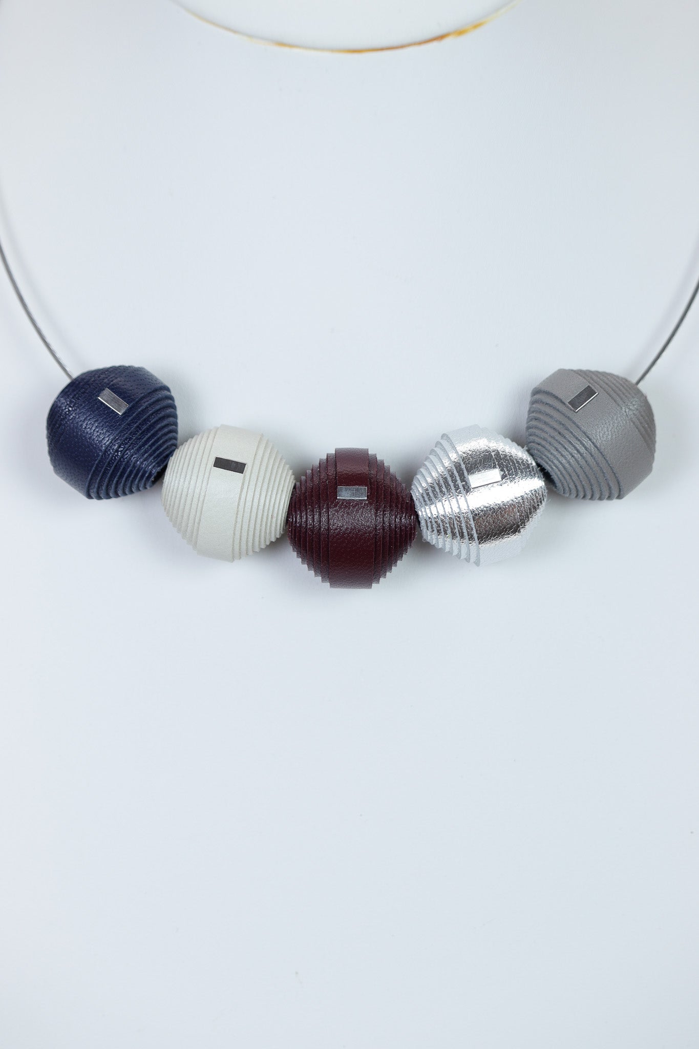 Colier Leatherbonbon (248) din piele