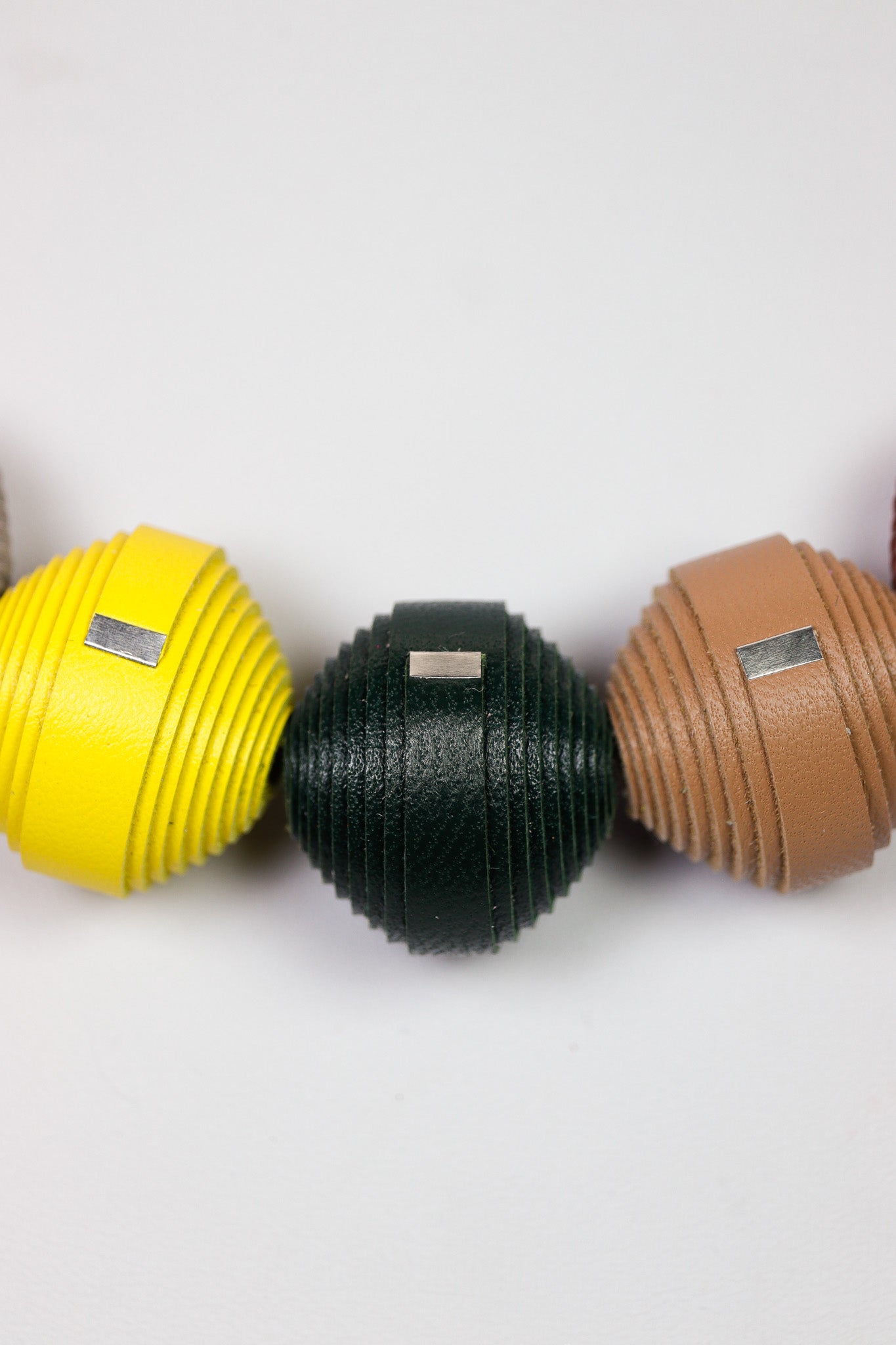 Colier Leatherbonbon (283) din piele