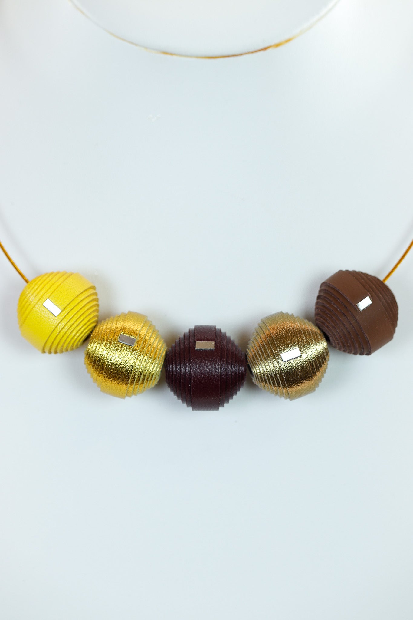 Colier Leatherbonbon (266) din piele