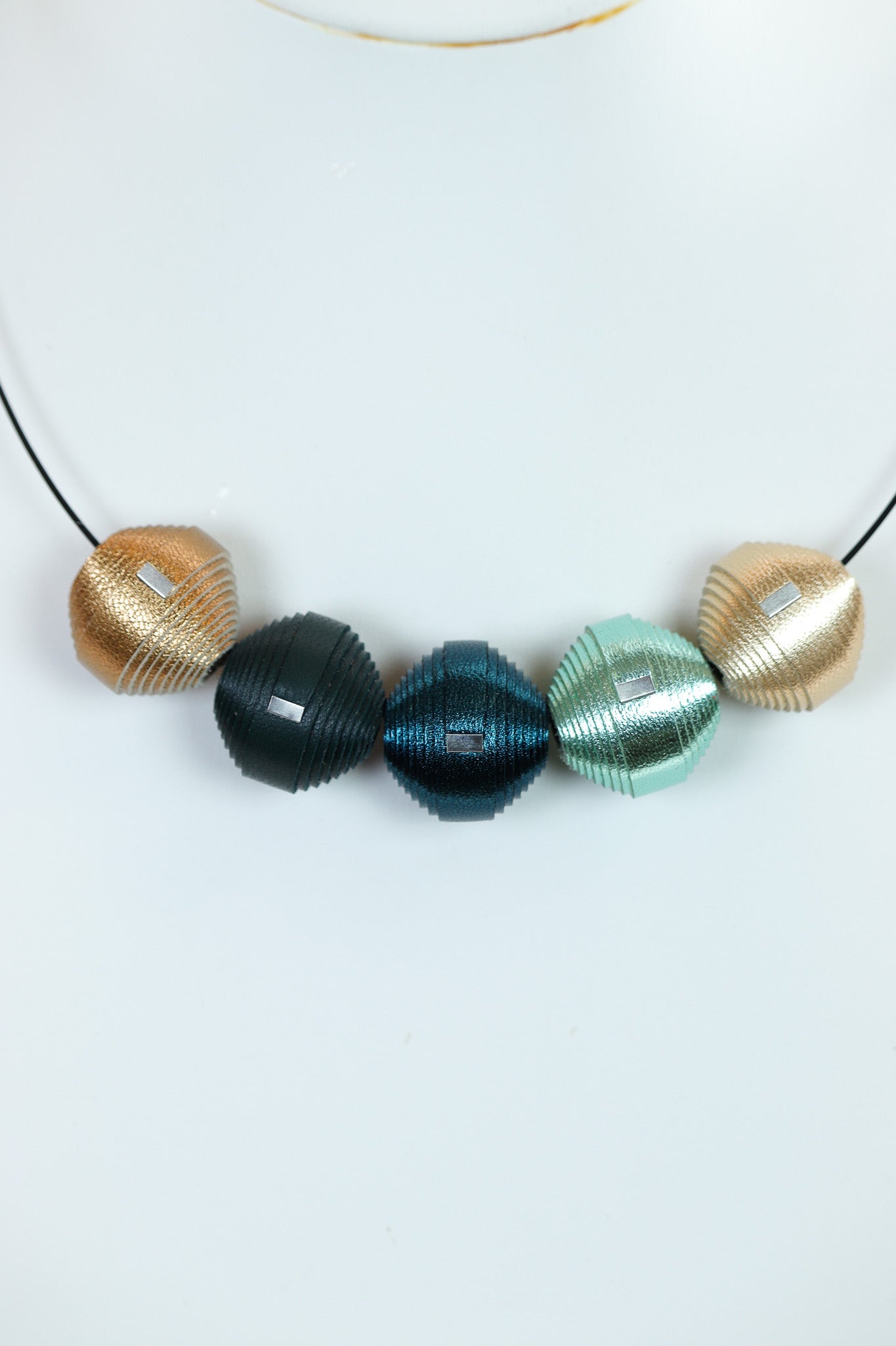 Colier Leatherbonbon (267) din piele