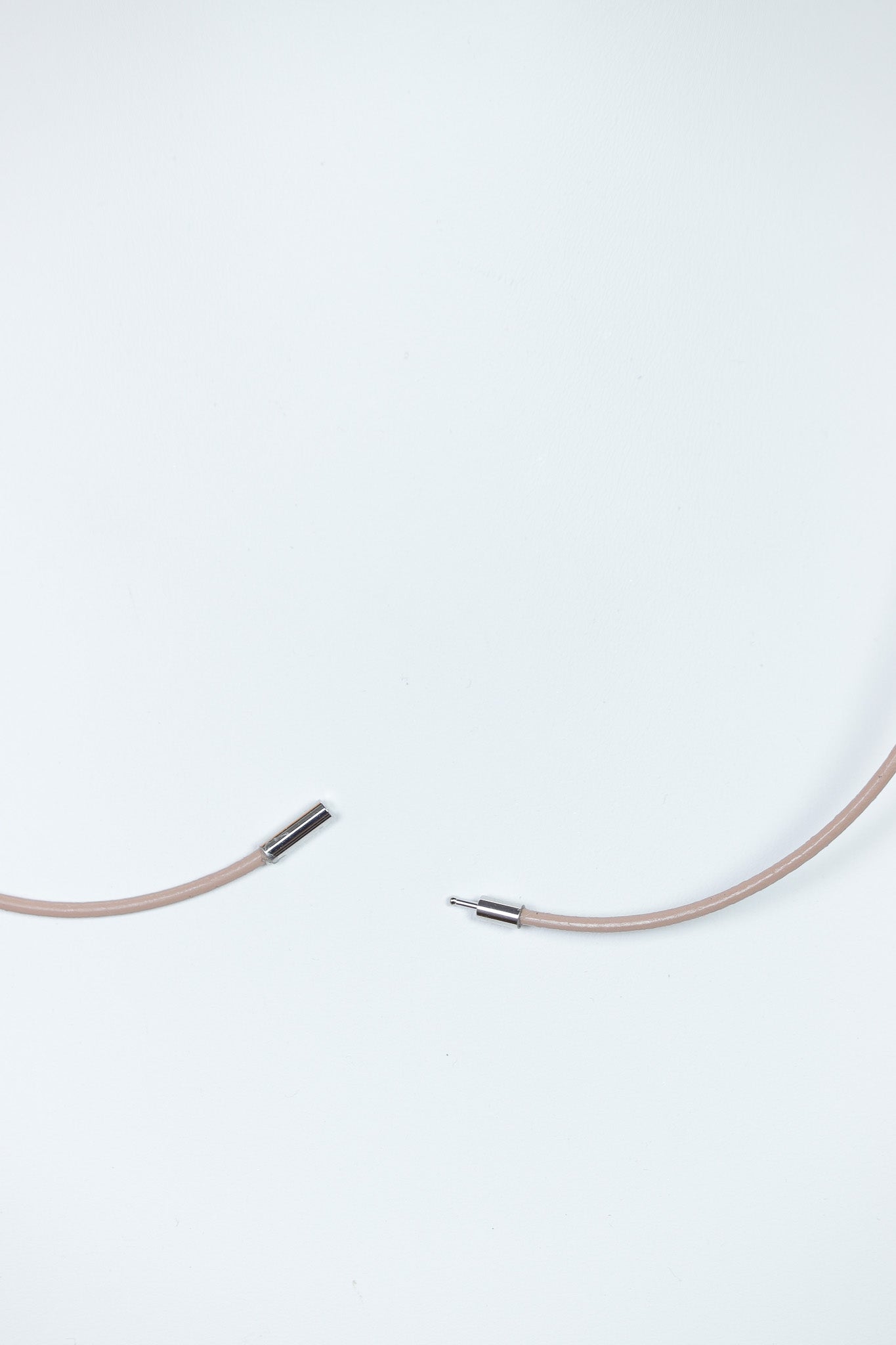 Colier pe snur lung din piele Leatherbonbon (252)