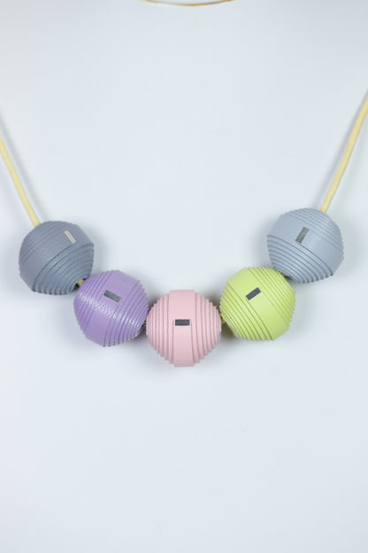 Colier pe snur lung din piele Leatherbonbon (253)