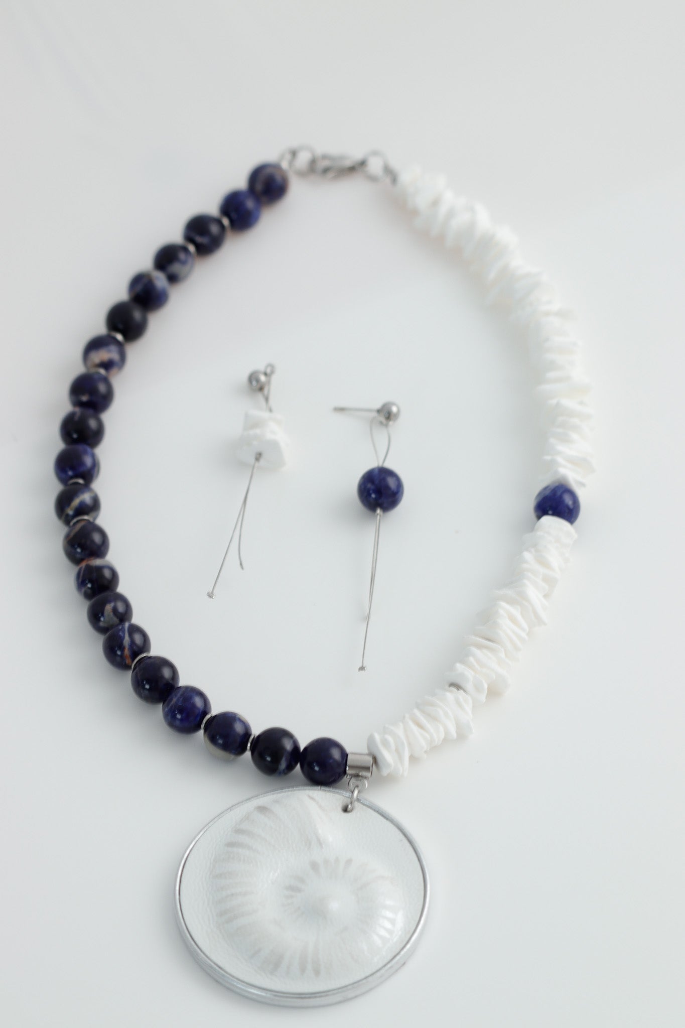 Colier unicat Marine - Scoica + Lapis Lazuli