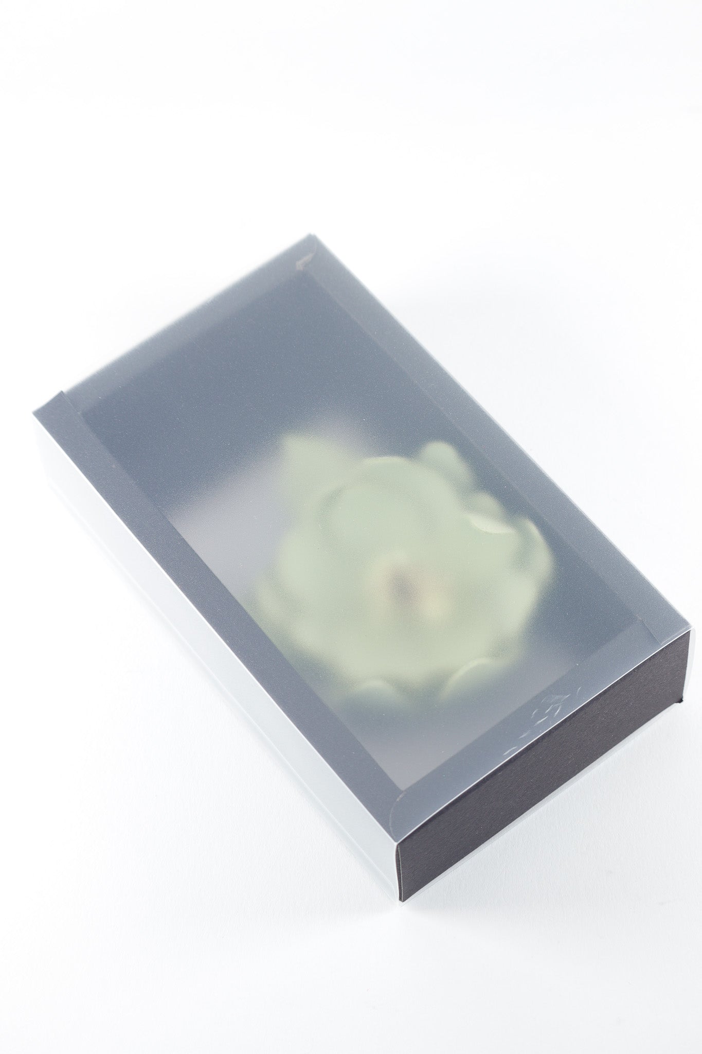 Brosa Bujor Maxi - Fistic deschis