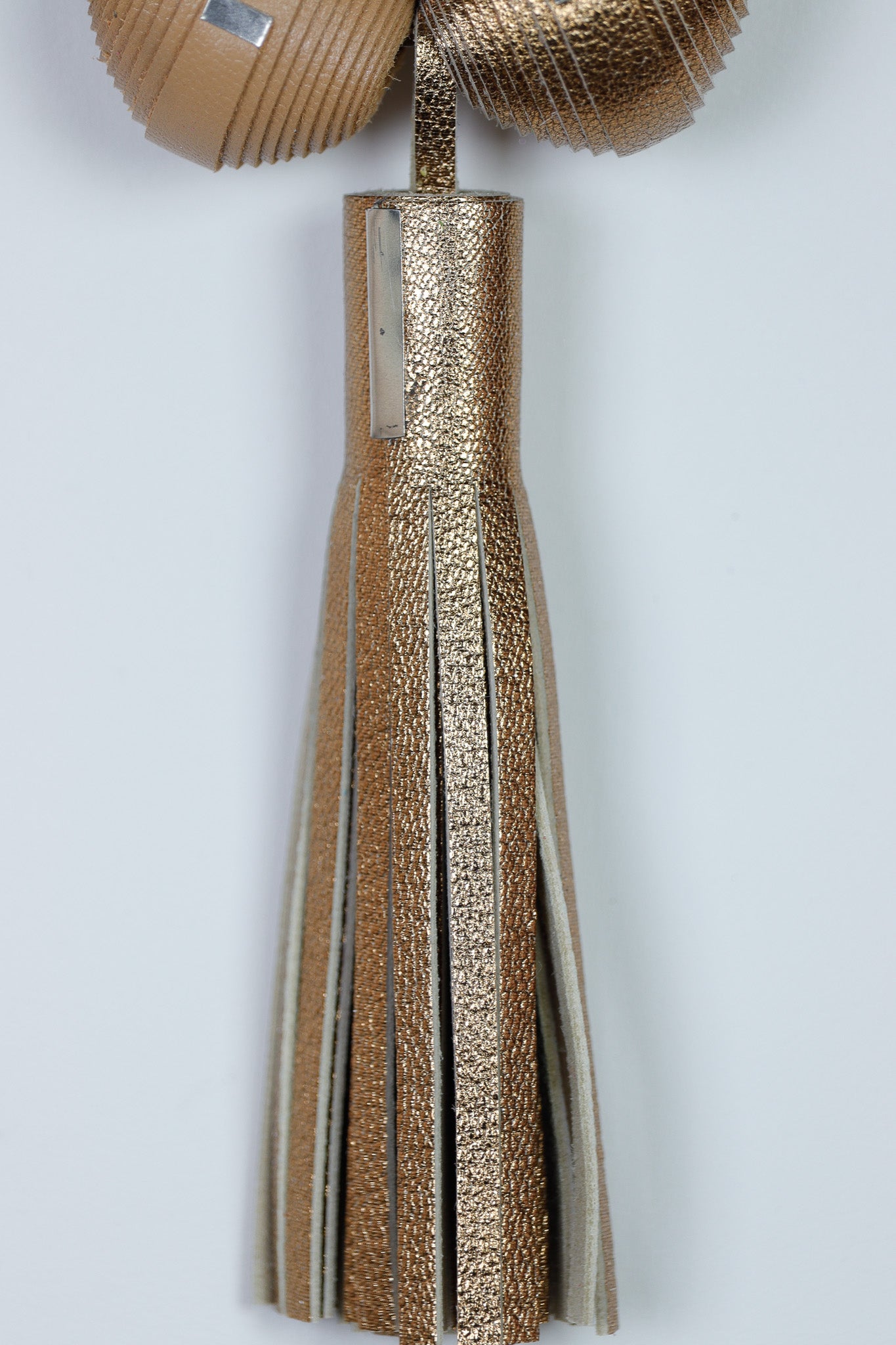 Colier pe snur lung si ciucure din piele Leatherbonbon (254)