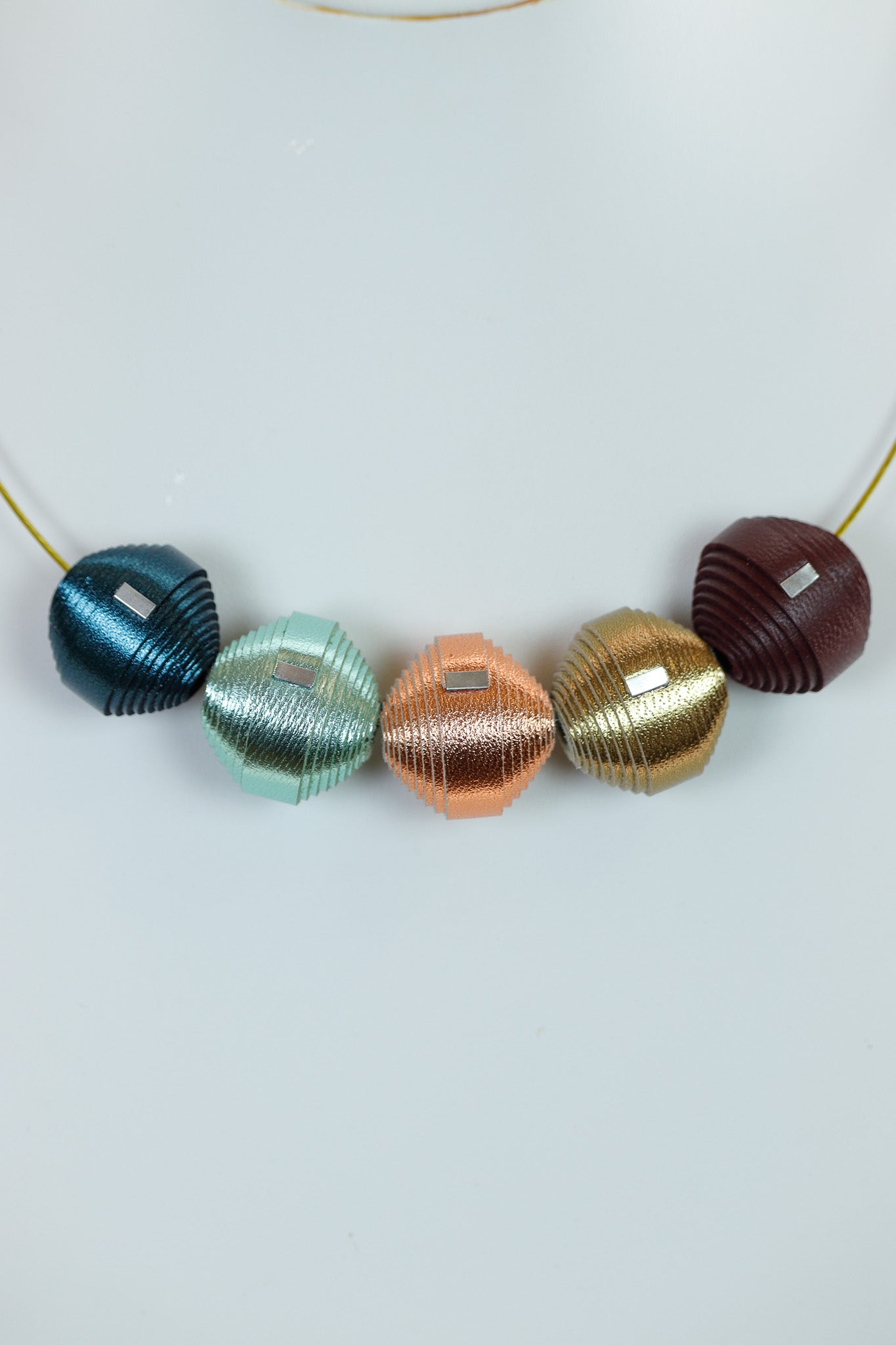 Colier Leatherbonbon (272) din piele