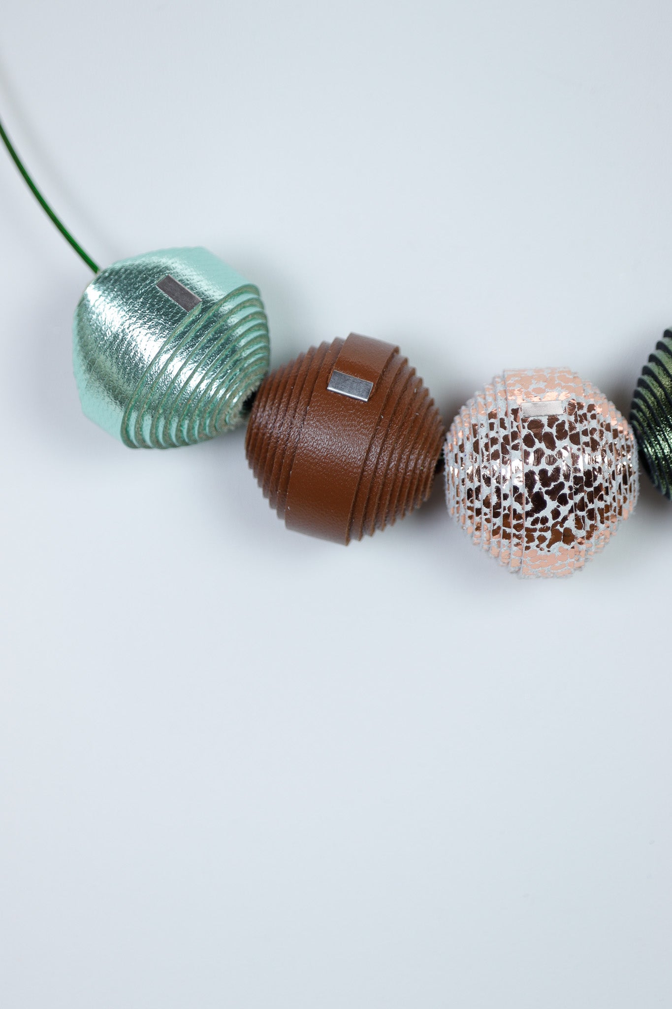 Colier Leatherbonbon (256) din piele