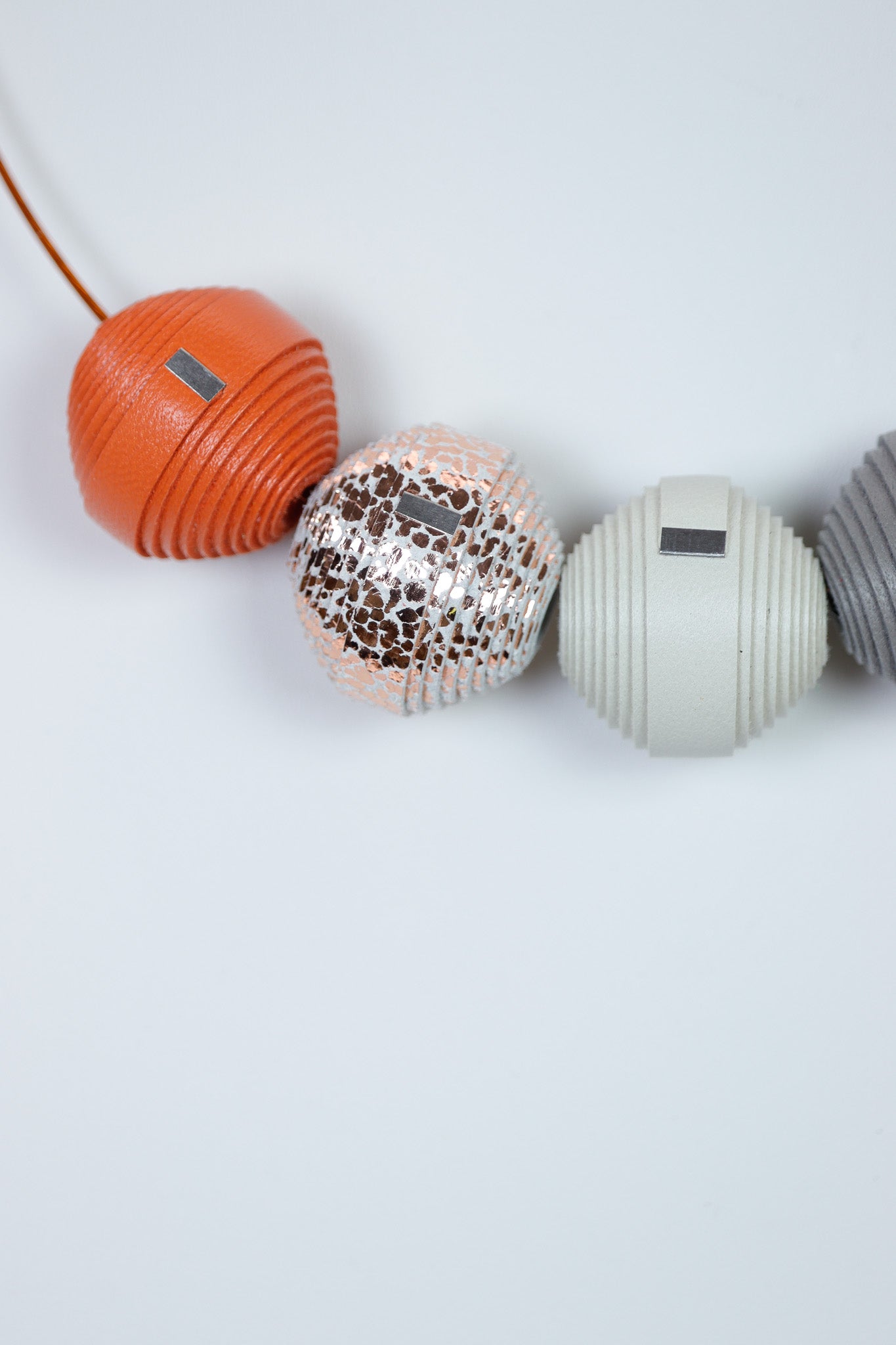 Colier Leatherbonbon (257) din piele