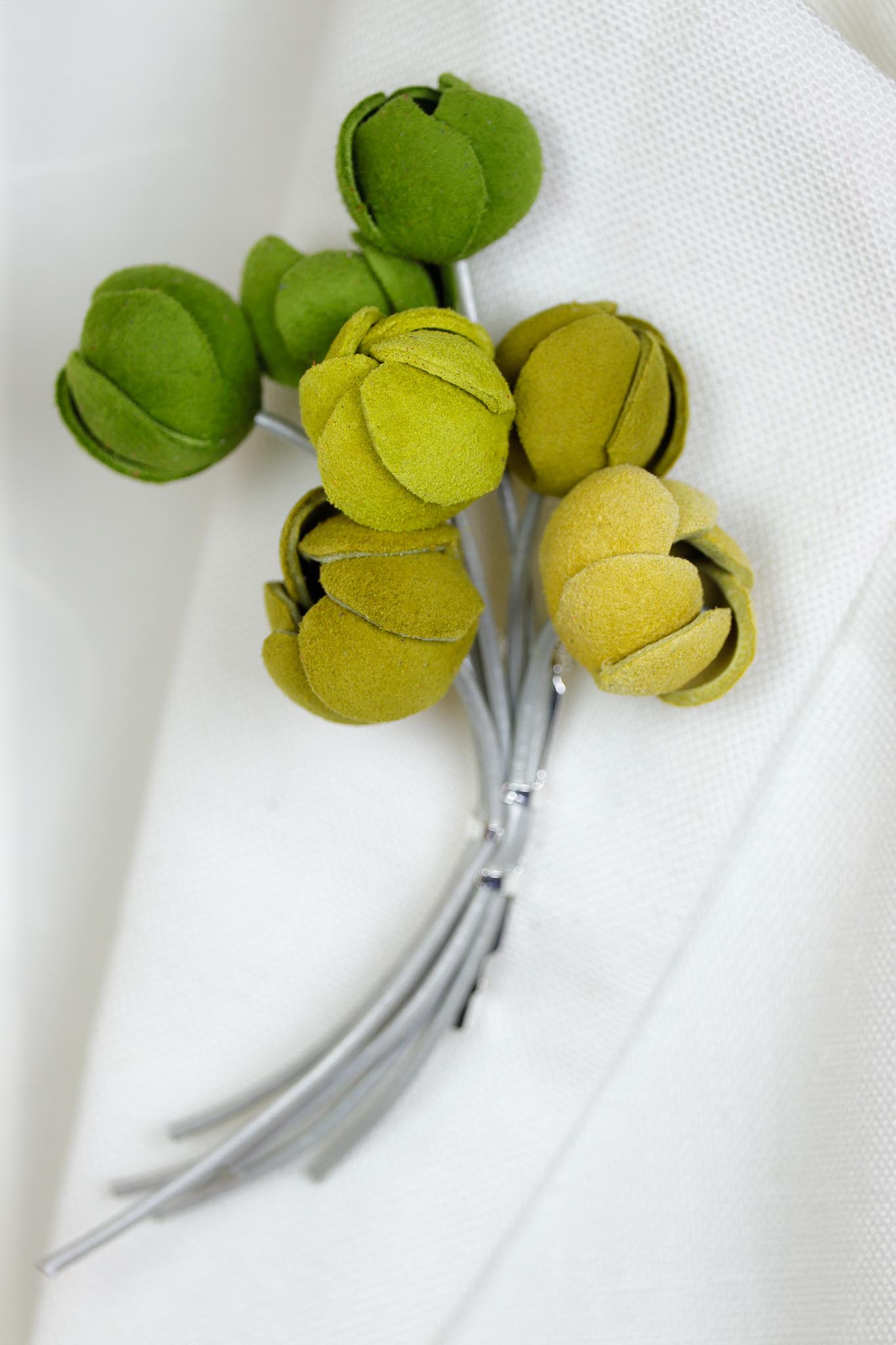 Brosa Buchet Floral - Verde + Galben