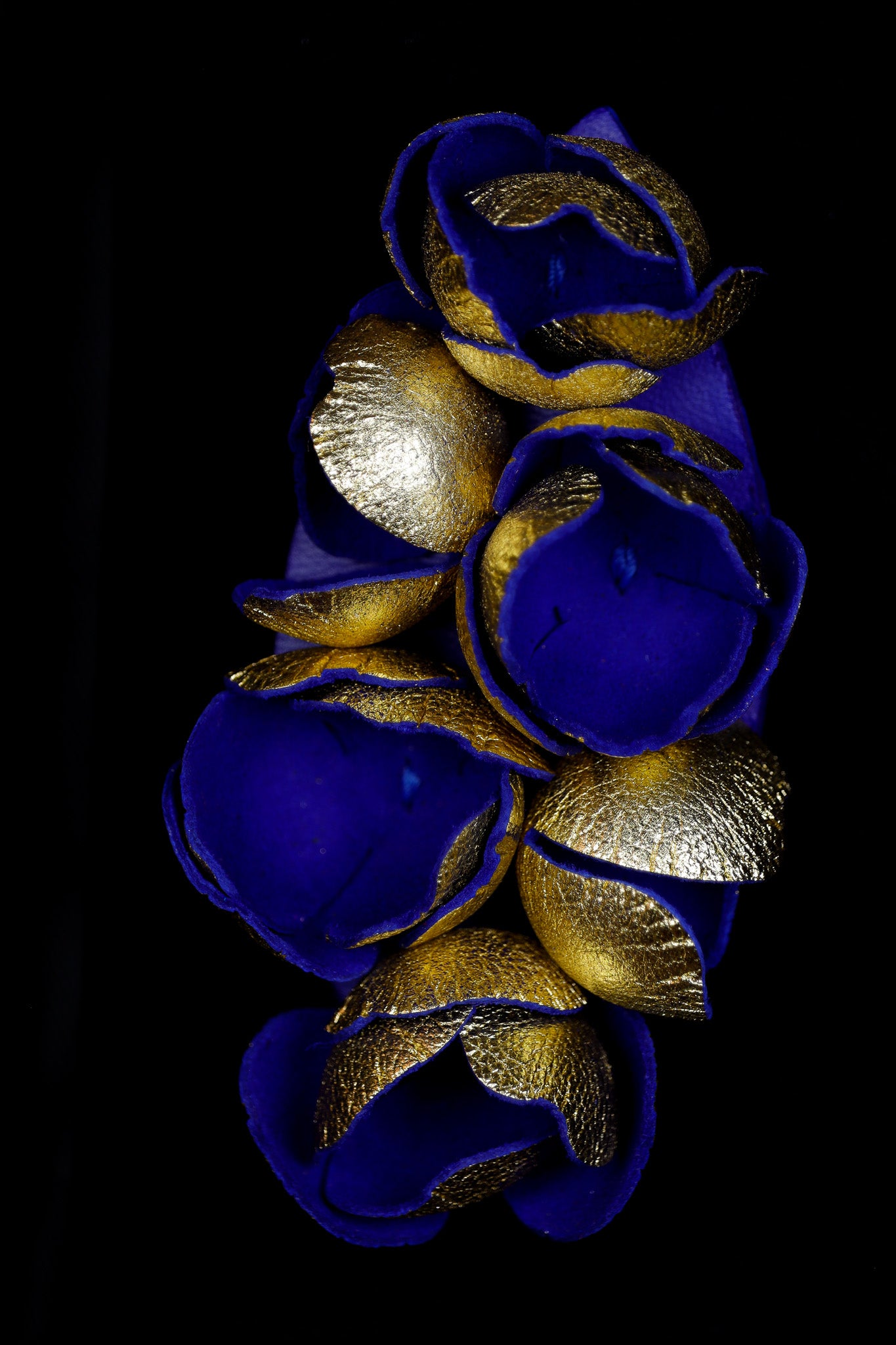 Brosa Blossom - Auriu + Albastru regal