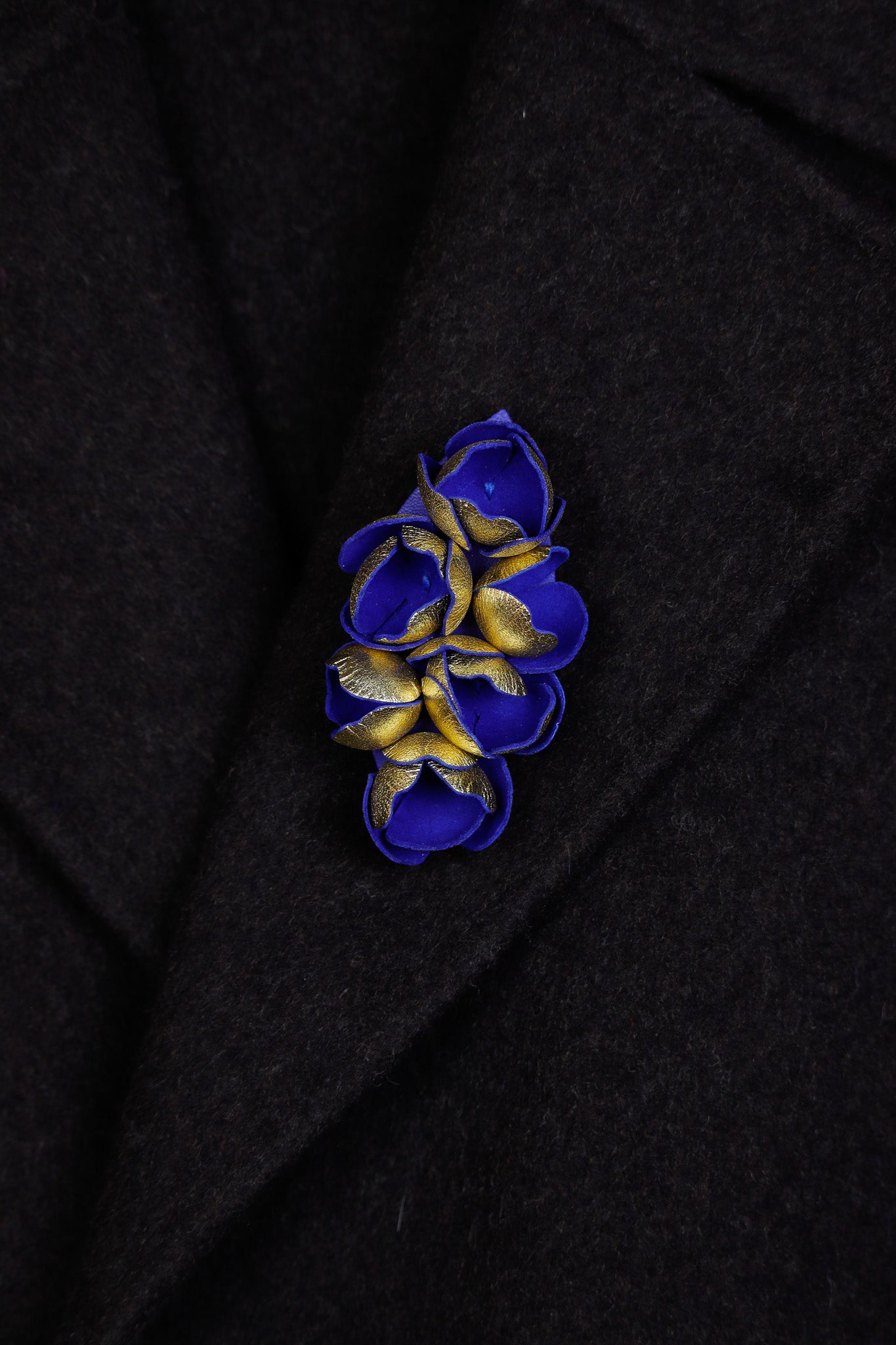 Brosa Blossom - Auriu + Albastru regal