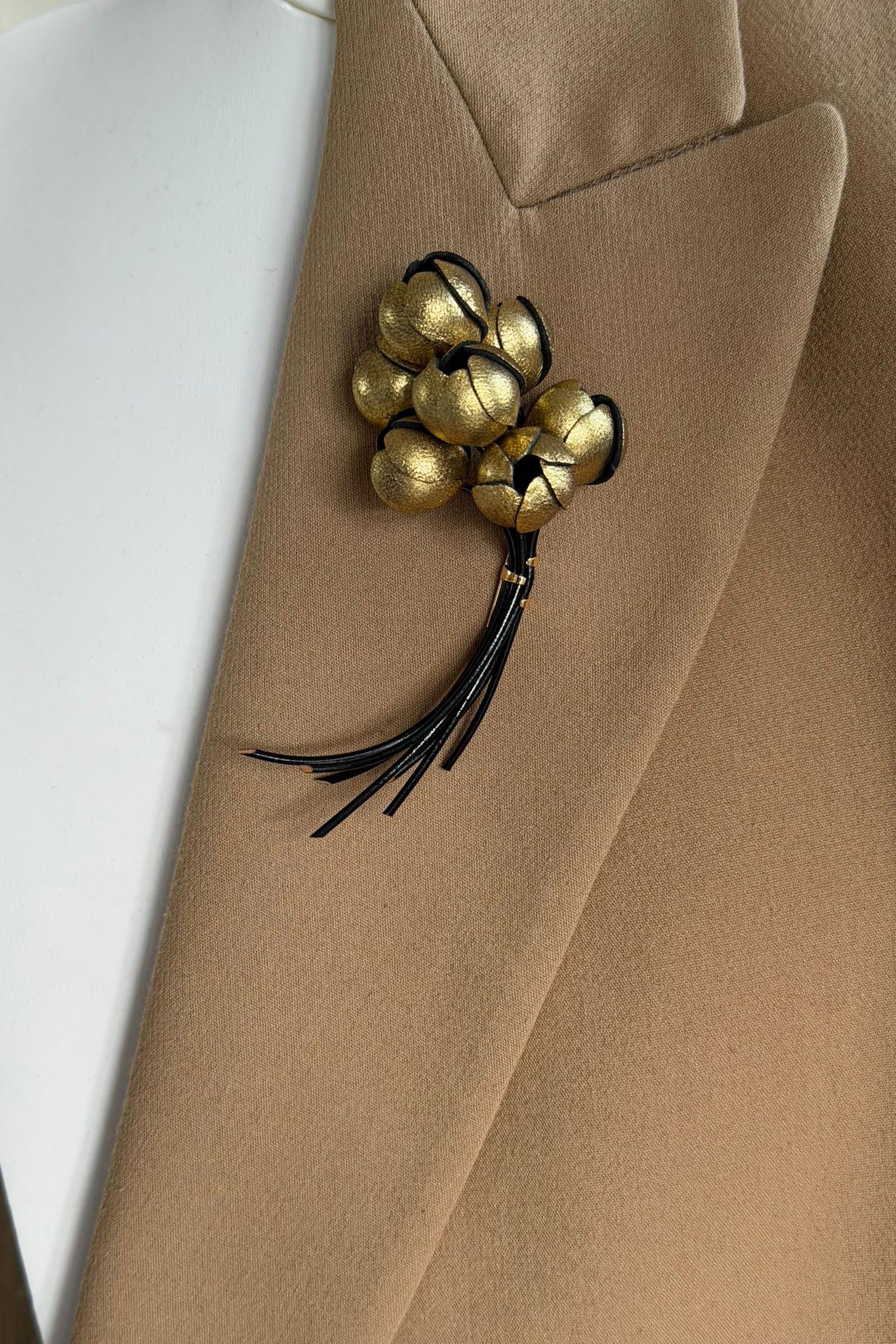 Brosa Buchet Floral - Auriu + Negru - Handmade - HAIArt România - Vedere detaliu 1