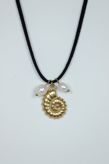 Colier cu pandantiv marin