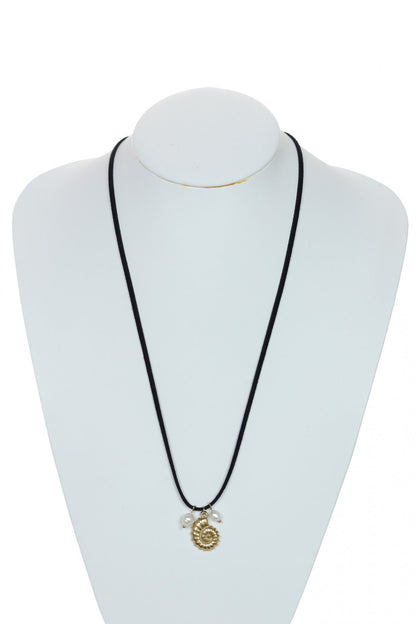 Colier cu pandantiv marin