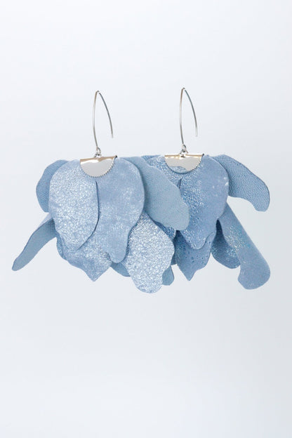 Cercei floare mare - Albastru cu sclipici