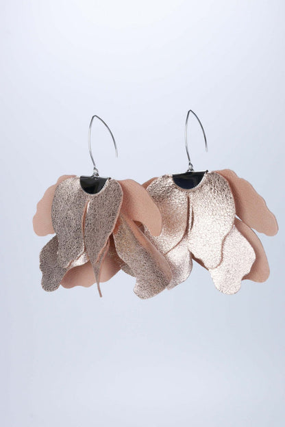 Cercei floare mare - Somon cu sclipici