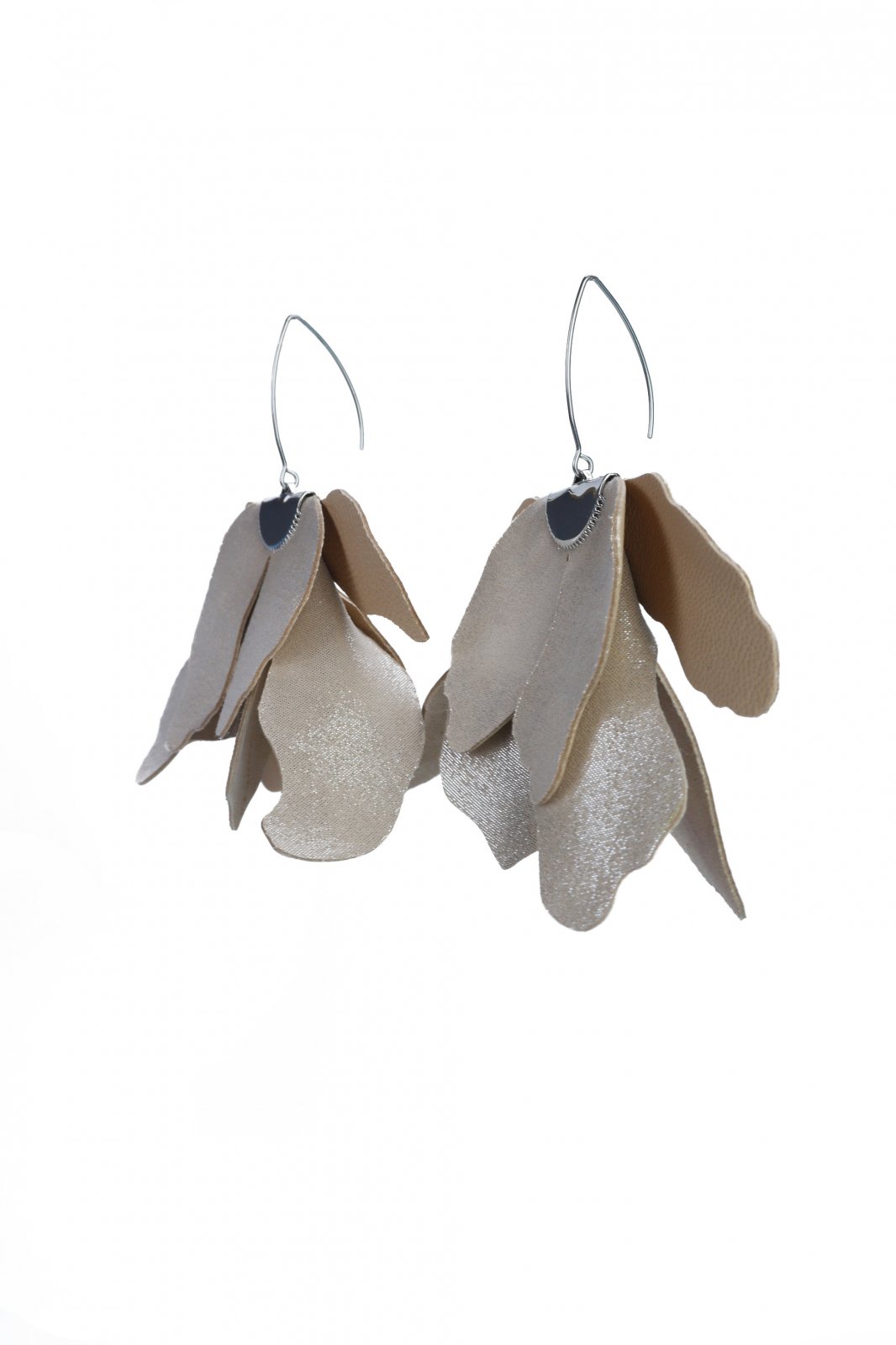 Large flower earrings - Nude with glitter