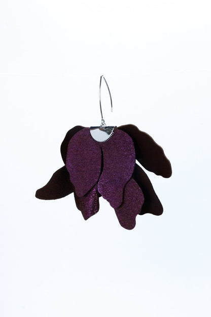 Cercei floare mare - Maro cu sclipici mov