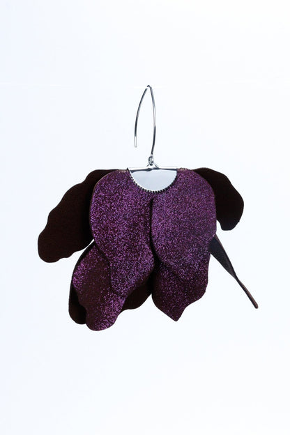 Cercei floare mare - Maro cu sclipici mov