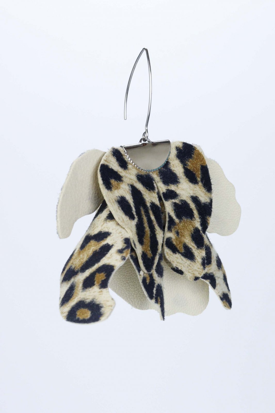 Big flower earrings - Animal print beige